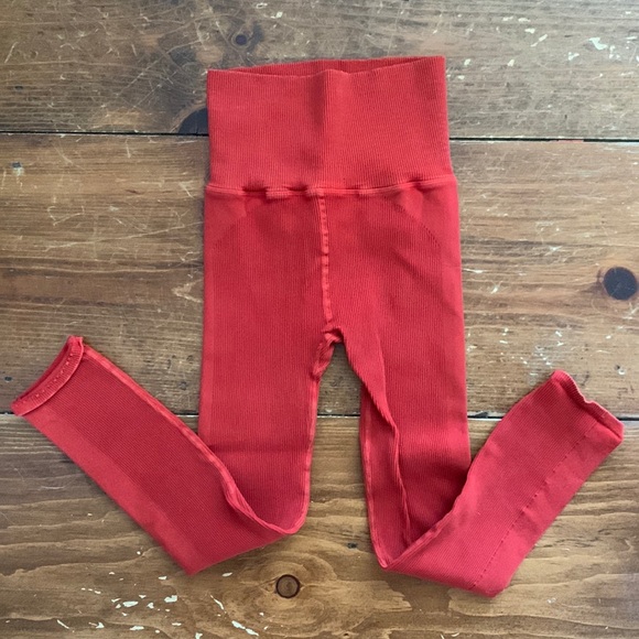 🔥NWOT Free People Happiness Leggings - Picture 2 of 6